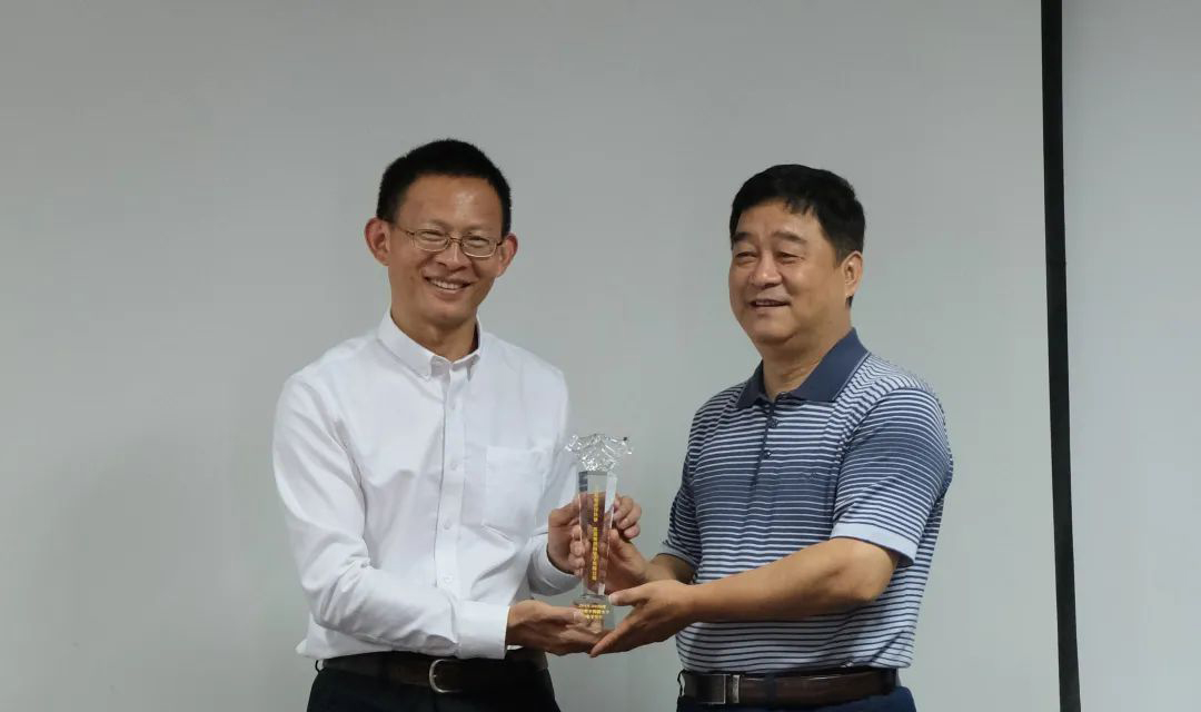 ϲӿƼѧ΢ѧԺѾҵ齱